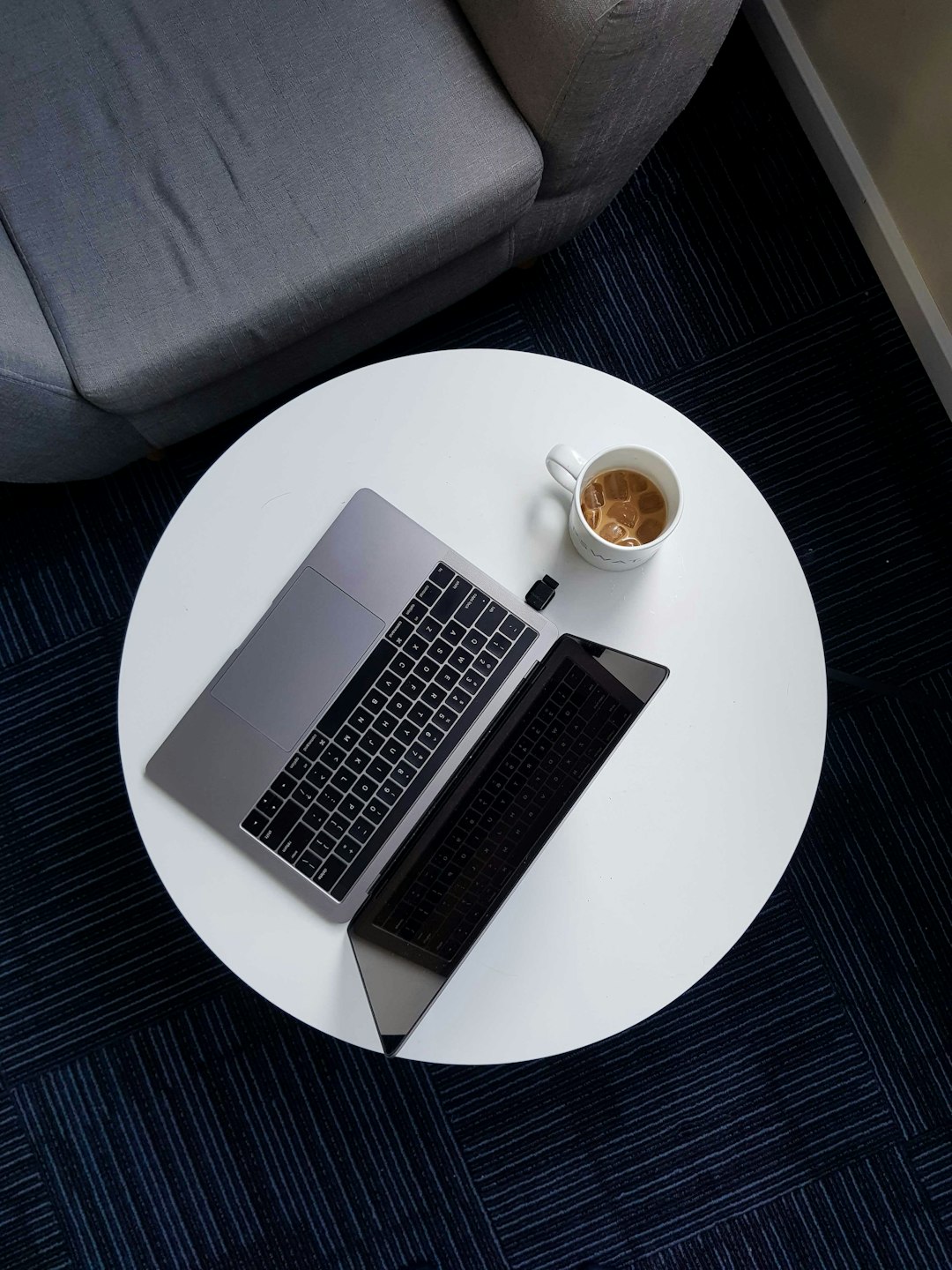 Macbook coffee work office